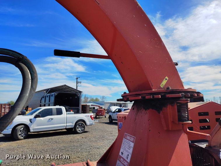 image for item EC8299 2018 Morbark Beever M12RX wood chipper