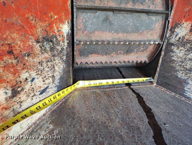 image for item EC8299 2018 Morbark Beever M12RX wood chipper