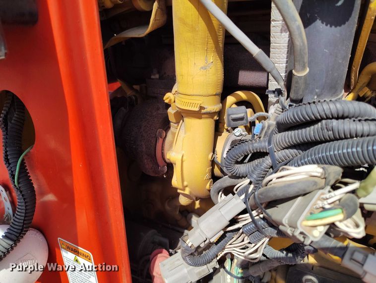 image for item EC8299 2018 Morbark Beever M12RX wood chipper