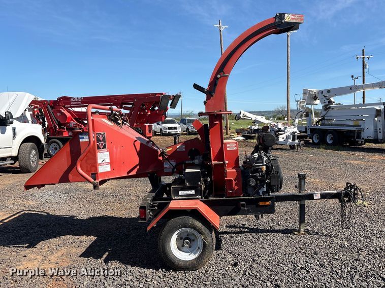 image for item EC8306 2018 MOBARK X7 wood chipper