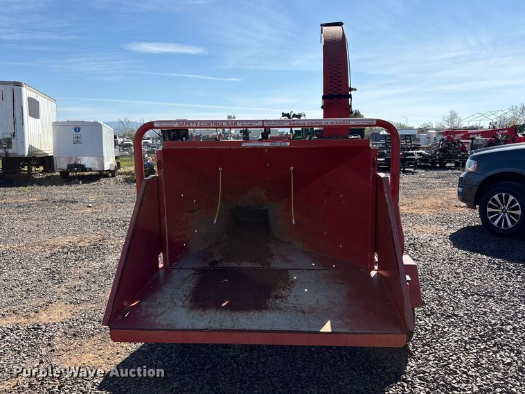 image for item EC8306 2018 MOBARK X7 wood chipper