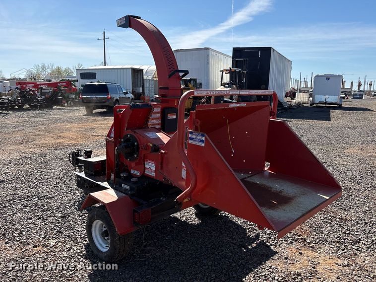 image for item EC8306 2018 MOBARK X7 wood chipper