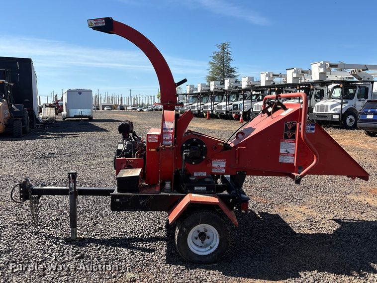 image for item EC8306 2018 MOBARK X7 wood chipper