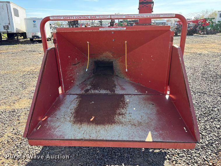 image for item EC8306 2018 MOBARK X7 wood chipper