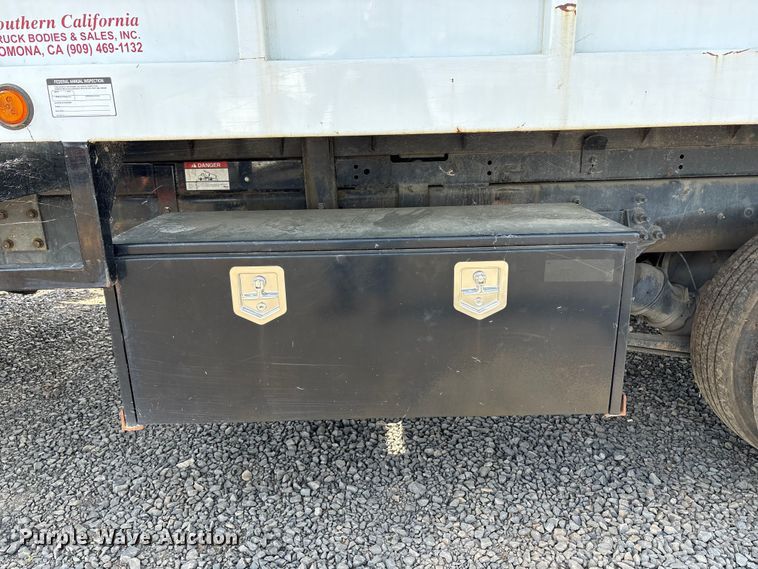 image for item EC8313 2013 Ford F650 chipper truck