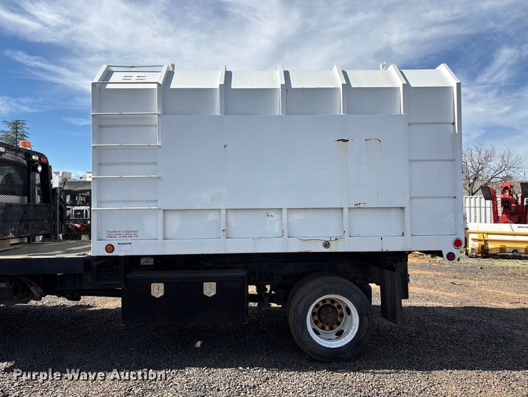 image for item EC8313 2013 Ford F650 chipper truck