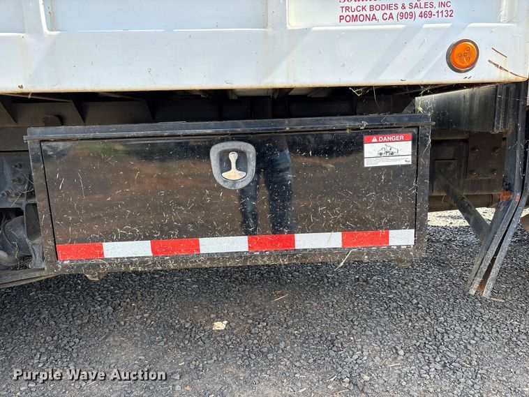 image for item EC8313 2013 Ford F650 chipper truck