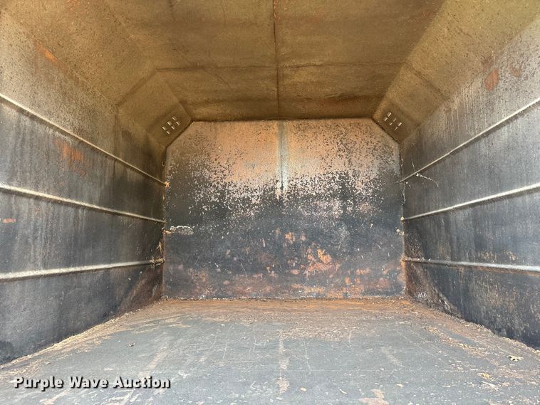 image for item EC8313 2013 Ford F650 chipper truck