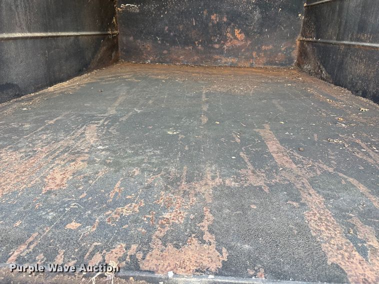 image for item EC8313 2013 Ford F650 chipper truck