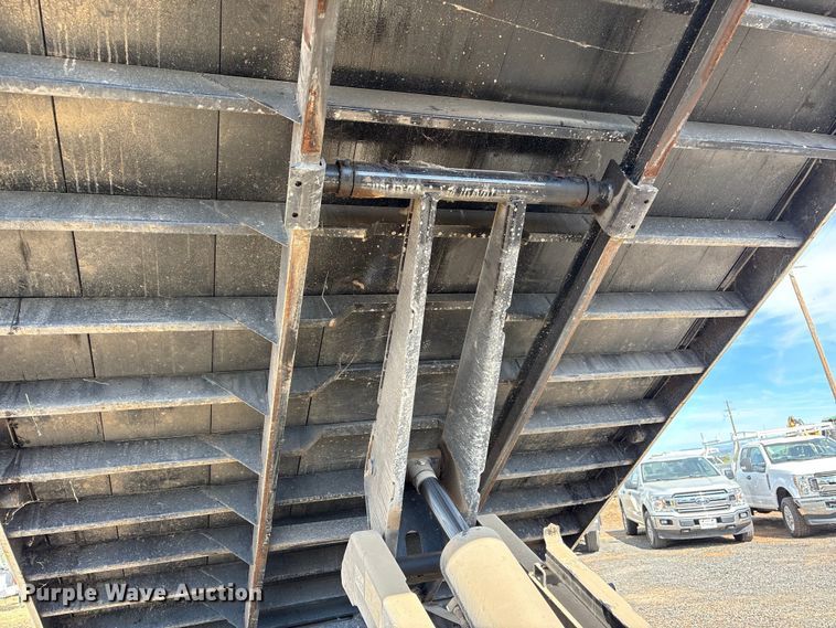 image for item EC8313 2013 Ford F650 chipper truck