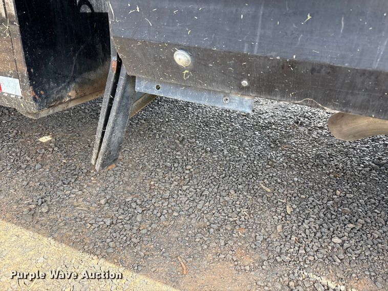 image for item EC8313 2013 Ford F650 chipper truck