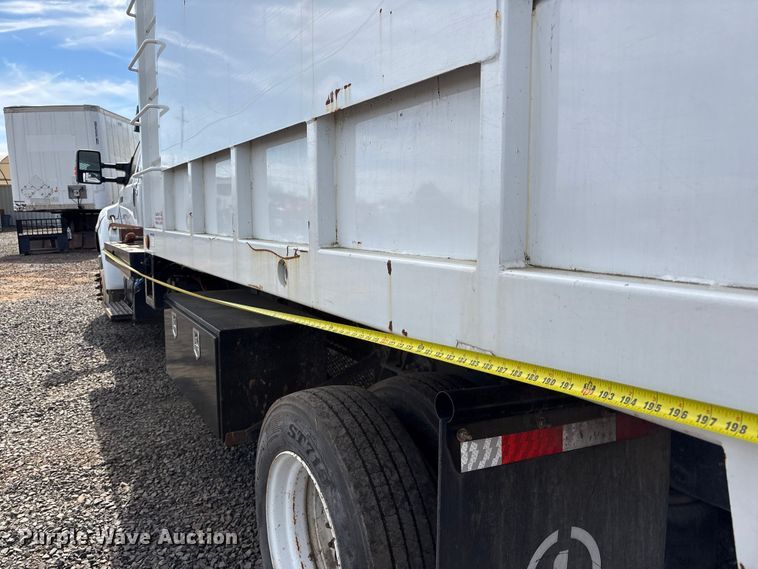 image for item EC8313 2013 Ford F650 chipper truck