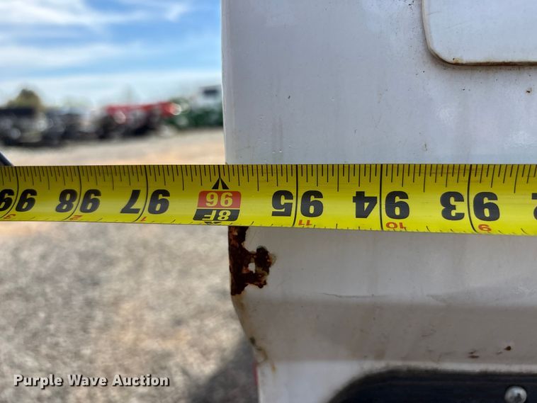 image for item EC8313 2013 Ford F650 chipper truck