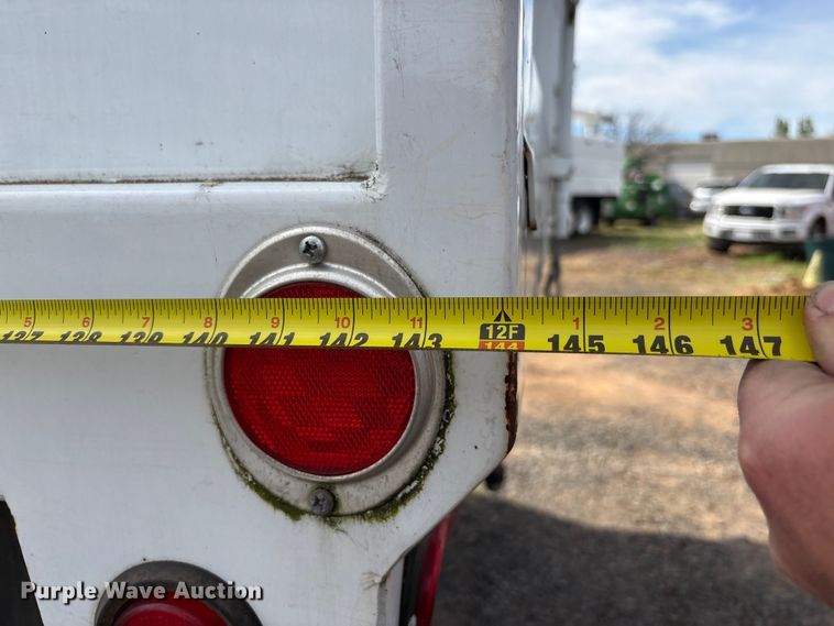 image for item EC8313 2013 Ford F650 chipper truck