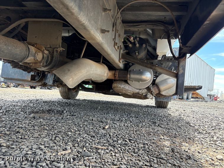 image for item EC8313 2013 Ford F650 chipper truck