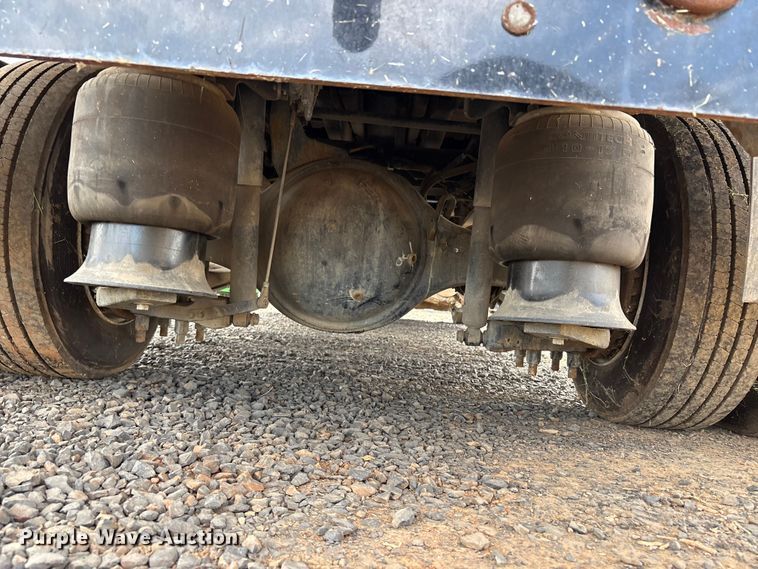 image for item EC8313 2013 Ford F650 chipper truck