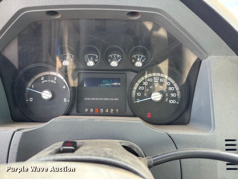 image for item EC8313 2013 Ford F650 chipper truck