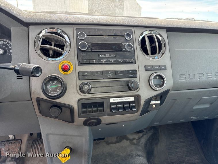 image for item EC8313 2013 Ford F650 chipper truck