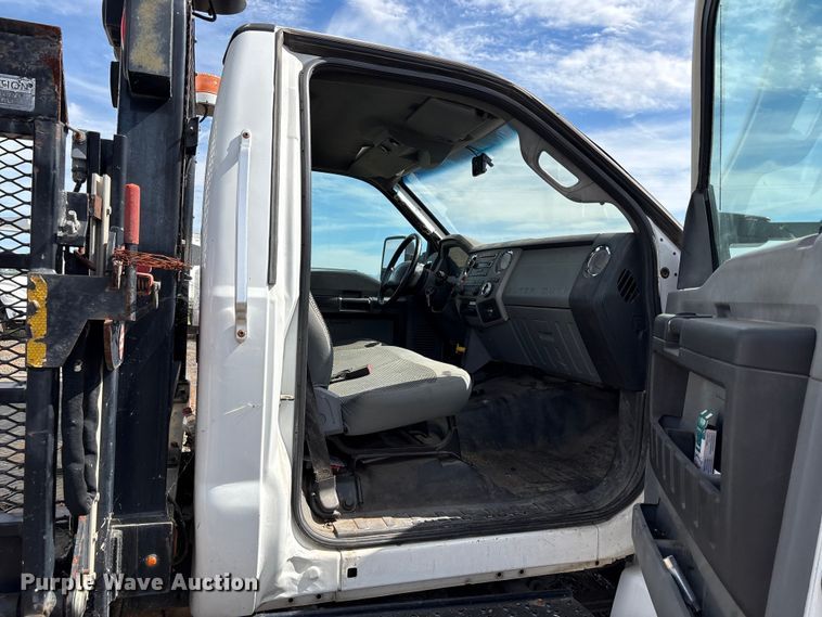 image for item EC8313 2013 Ford F650 chipper truck