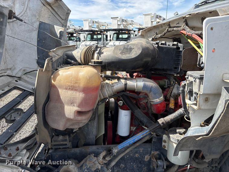 image for item EC8313 2013 Ford F650 chipper truck