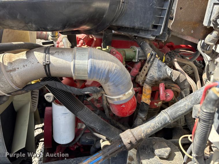 image for item EC8313 2013 Ford F650 chipper truck