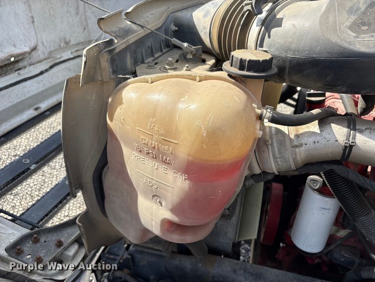 image for item EC8313 2013 Ford F650 chipper truck