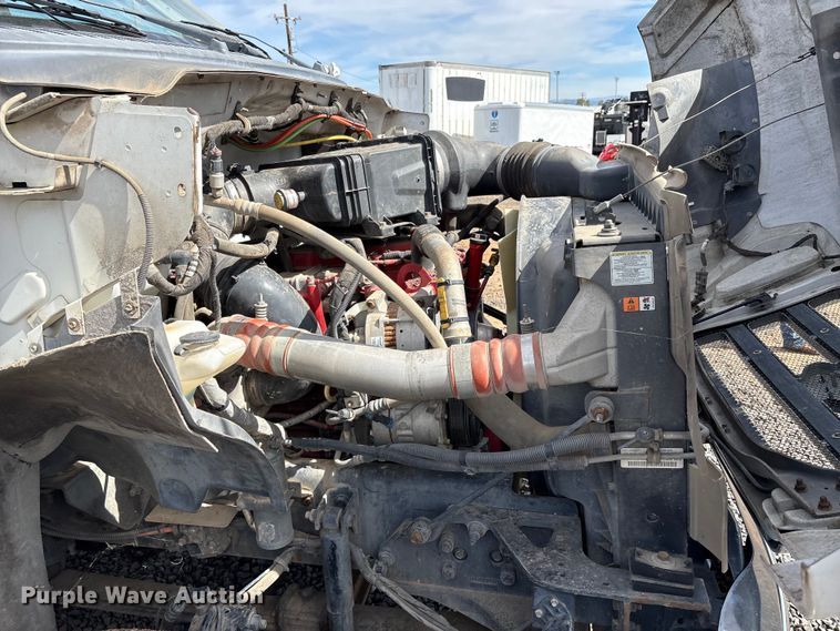 image for item EC8313 2013 Ford F650 chipper truck