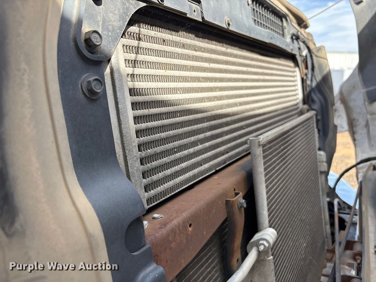 image for item EC8313 2013 Ford F650 chipper truck