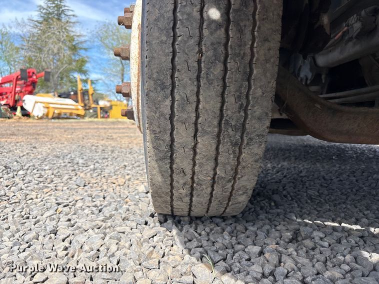 image for item EC8313 2013 Ford F650 chipper truck