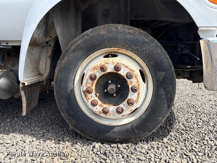 image for item EC8313 2013 Ford F650 chipper truck