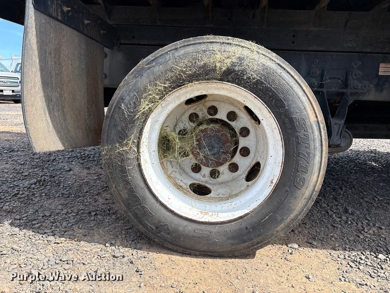 image for item EC8313 2013 Ford F650 chipper truck