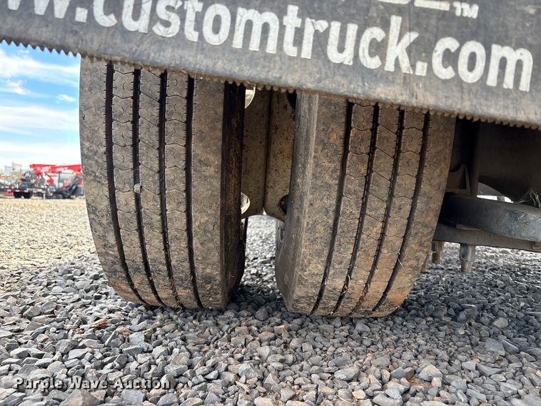 image for item EC8313 2013 Ford F650 chipper truck