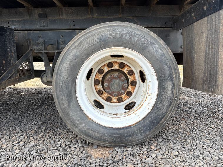 image for item EC8313 2013 Ford F650 chipper truck