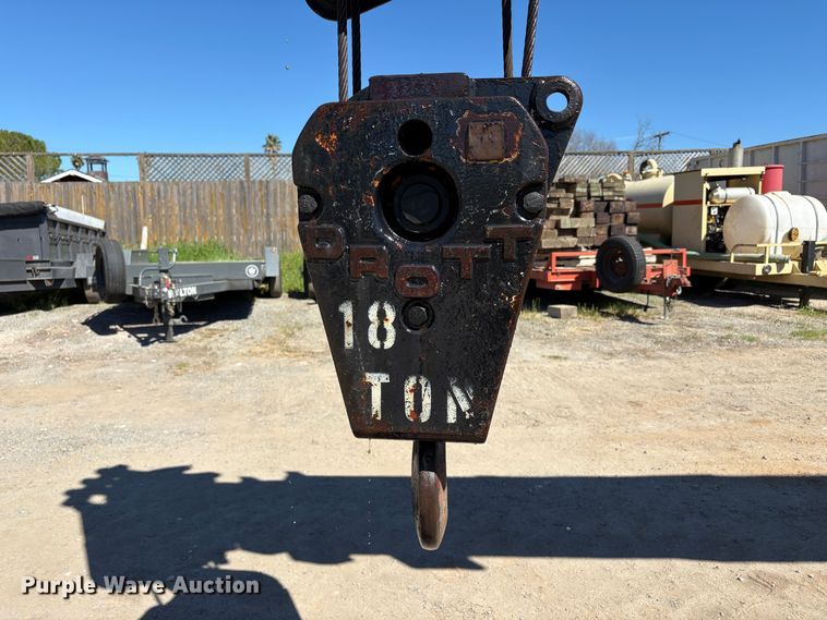 image for item EC8335 1977 Drott 1800 CC crane