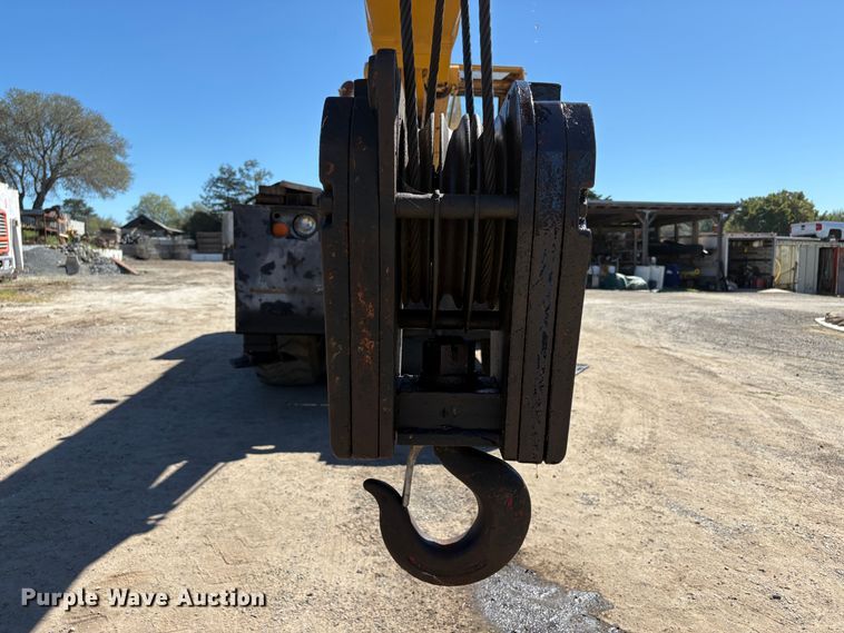 image for item EC8335 1977 Drott 1800 CC crane