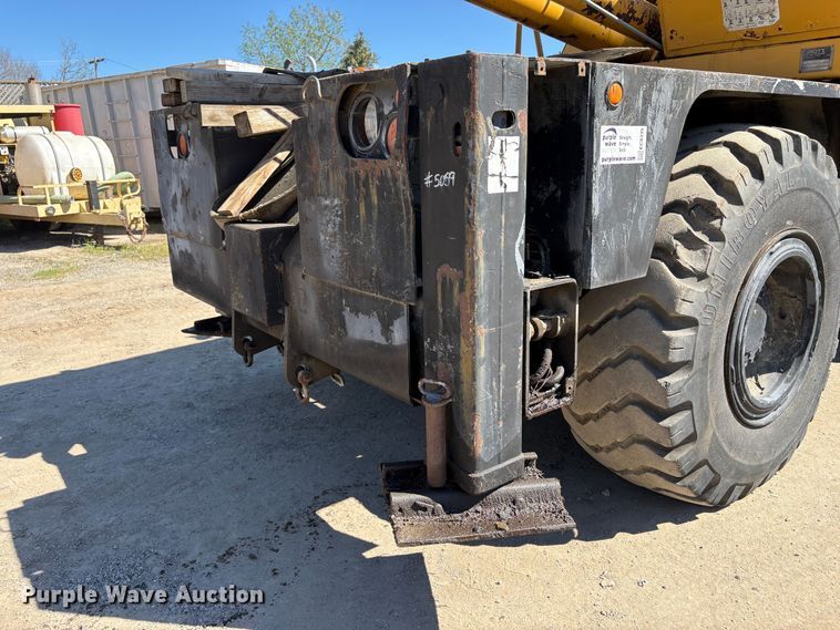 image for item EC8335 1977 Drott 1800 CC crane