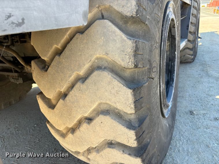 image for item EC8335 1977 Drott 1800 CC crane