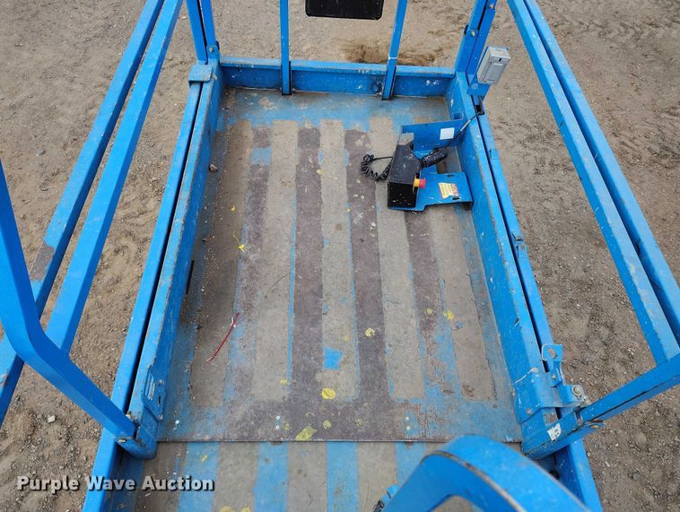 image for item EC8970 Genie GS4047 scissor lift