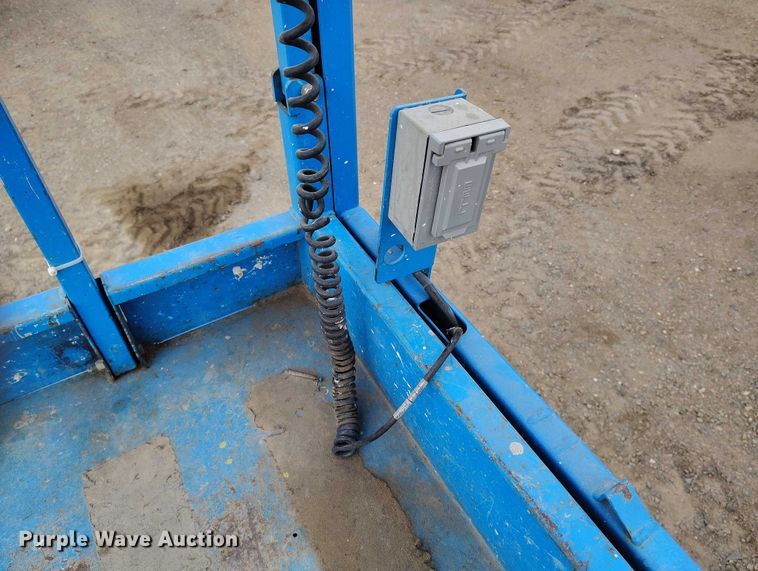 image for item EC8970 Genie GS4047 scissor lift
