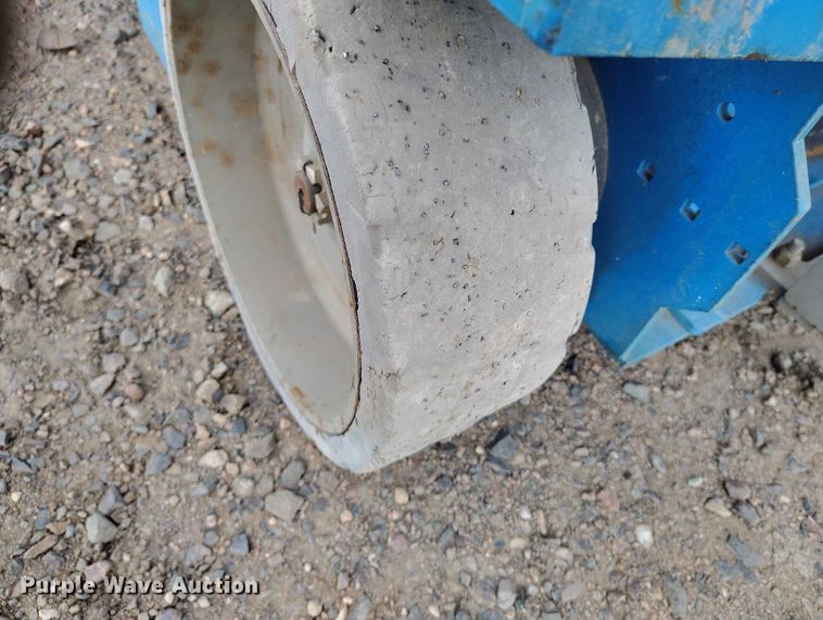 image for item EC8970 Genie GS4047 scissor lift