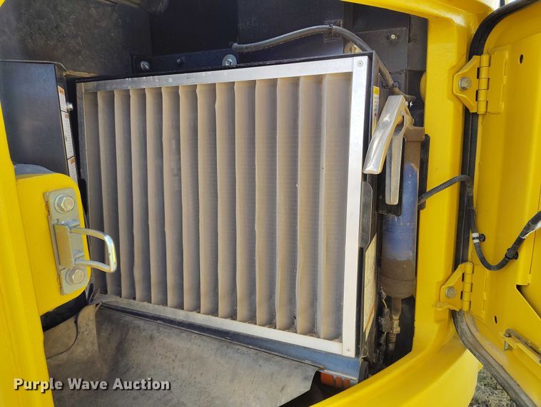 image for item EC8971 Kobelco SKS85CS-3E mini excavator