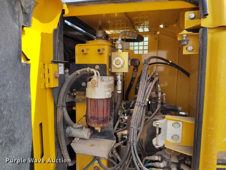 image for item EC8971 Kobelco SKS85CS-3E mini excavator