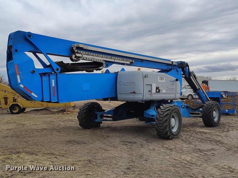 image for item EC8973 2006 Genie Z-135 boom lift