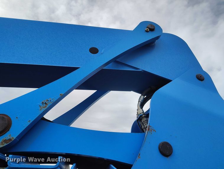 image for item EC8973 2006 Genie Z-135 boom lift