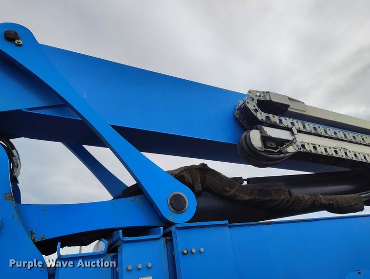 image for item EC8973 2006 Genie Z-135 boom lift