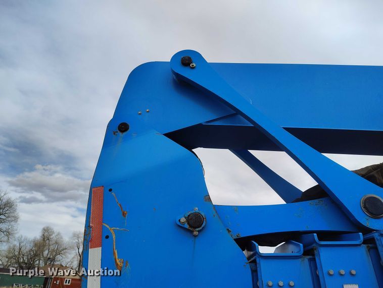 image for item EC8973 2006 Genie Z-135 boom lift