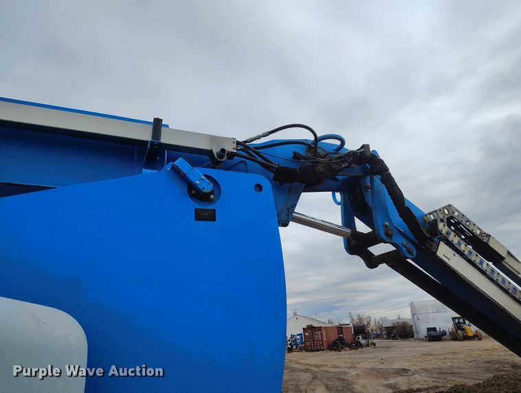 image for item EC8973 2006 Genie Z-135 boom lift