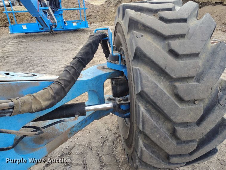 image for item EC8973 2006 Genie Z-135 boom lift