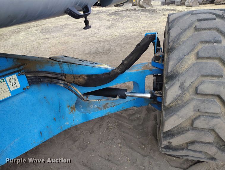 image for item EC8973 2006 Genie Z-135 boom lift