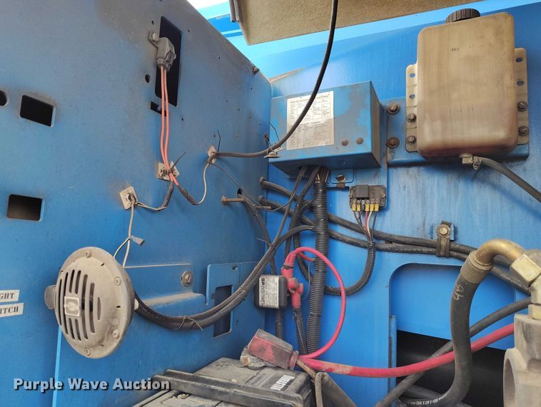 image for item EC8973 2006 Genie Z-135 boom lift